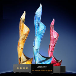 http://mllipin.com/琉璃颁奖礼品年会纪念礼品玻璃奖杯